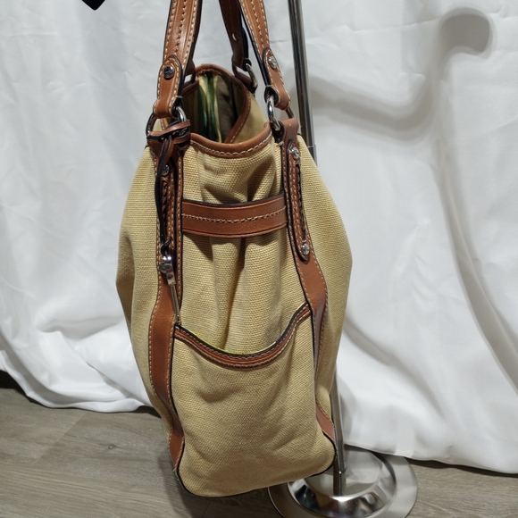 Fossil Tan Canvas And Brown Leather Strap Shoulder Tote Bag - Picture 4 of 12